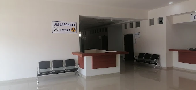 Sala de espera del área de ultrasonido y rayos X